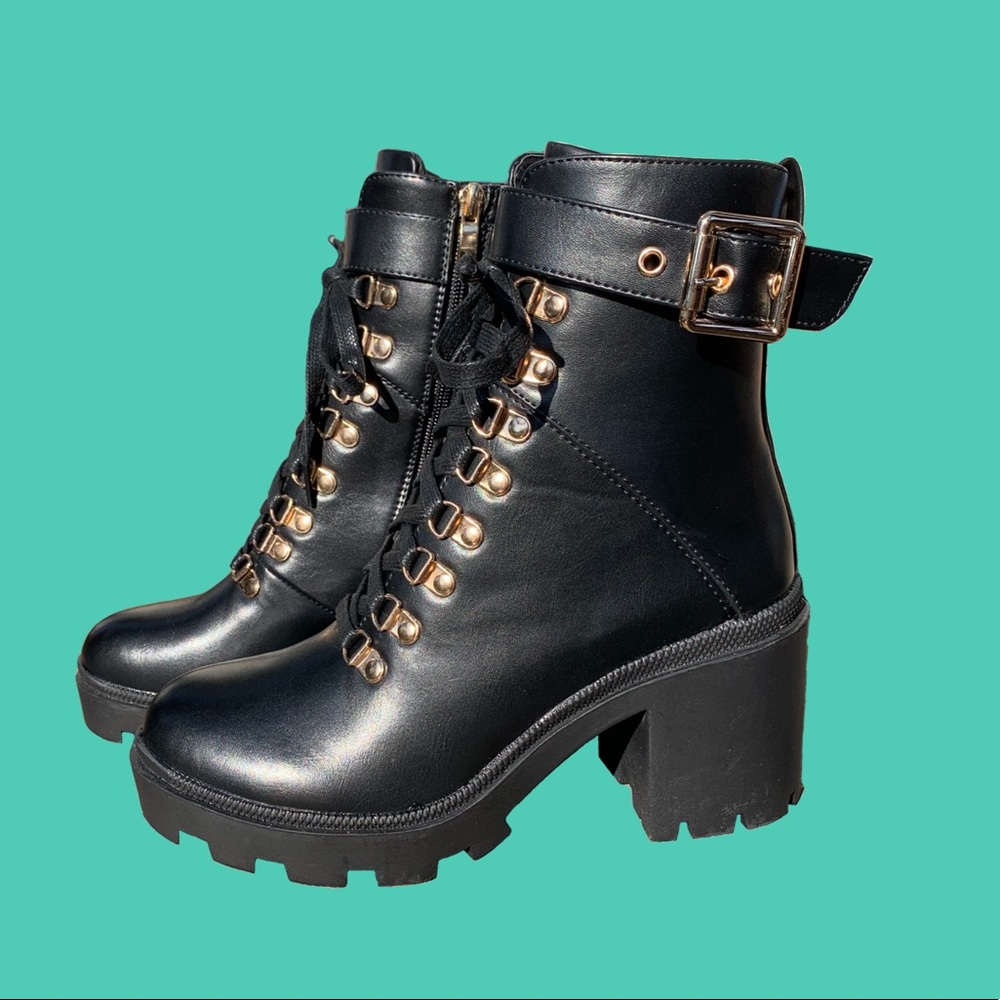 NWOT Nasty Gal See You Lace-Up Block Heel Boots